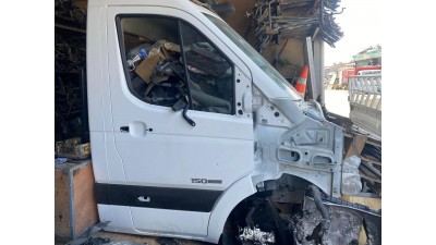 Hyundai H350 çıkma sağ kapı alt kaplaması