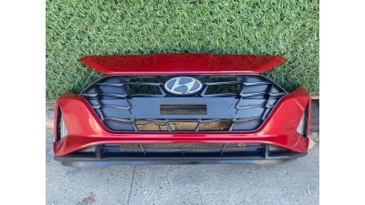 Hyundai i20 çıkma ön tampon kırmızı